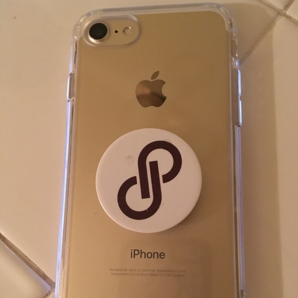 Poshmark Pop Socket NIP Rare & hard to find.